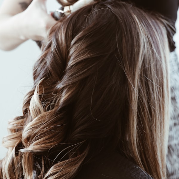 Stylizacja włosów — rozjaśnienia